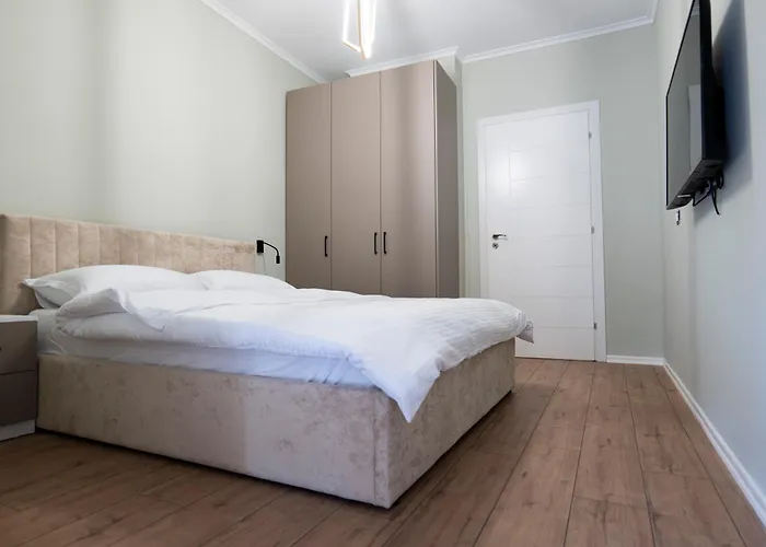 Central Inn City Apartaments דירה טיראנה